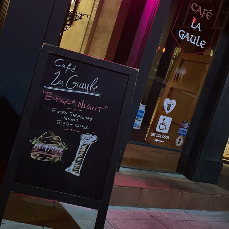 Door & Sign Cafe La Guale